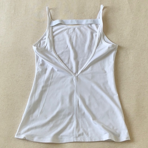 Nike High Neck Open Back Tank 🏃🏻♀️ - Picture 2 of 6